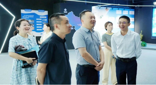 重慶市九龍坡區(qū)領(lǐng)導(dǎo)走訪調(diào)研余上鷗