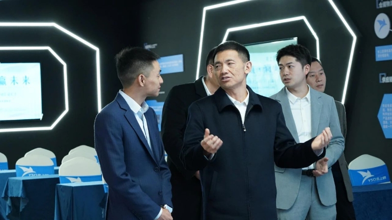 穩(wěn)信心 促發(fā)展 | 九龍坡區(qū)委副書(shū)記、區(qū)長(zhǎng)李順帶隊(duì)參觀走訪余上鷗