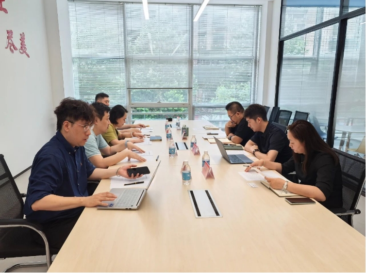 交流互鑒 攜手共進 | 黃磏中機數(shù)智科技有限公司到余上鷗參觀交流