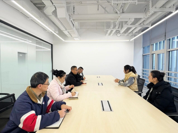 深化對(duì)接 共話發(fā)展 | 區(qū)經(jīng)信委一行調(diào)研走訪余上鷗